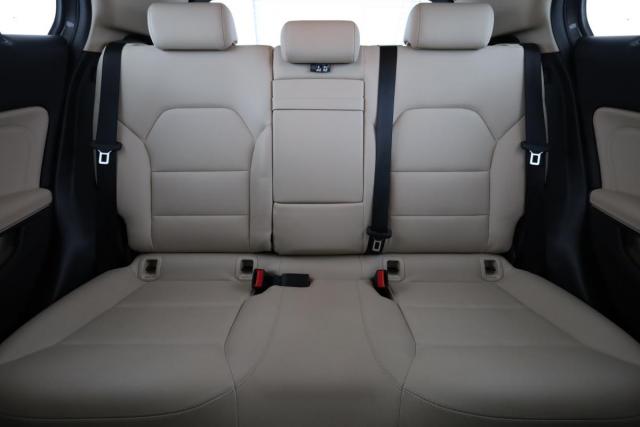 Mercedes Benz Gla image 6