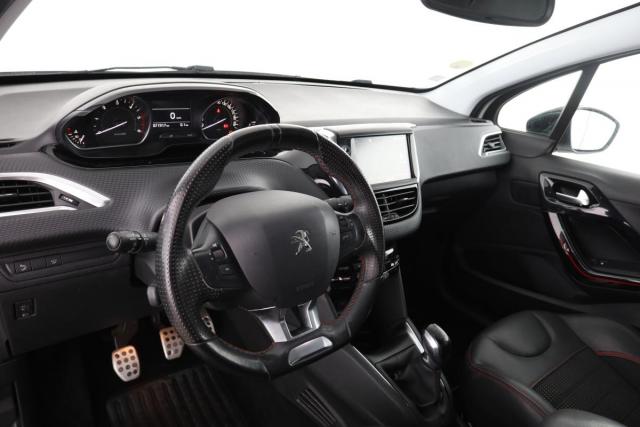 Peugeot 208 image 8