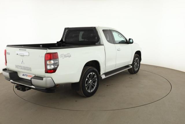 Mitsubishi L200 image 8