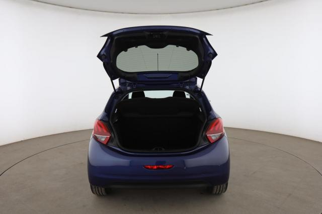 Peugeot 208 image 6