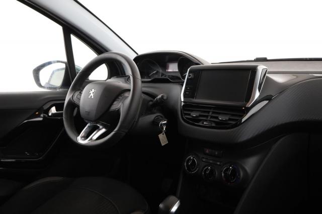 Peugeot 208 image 3