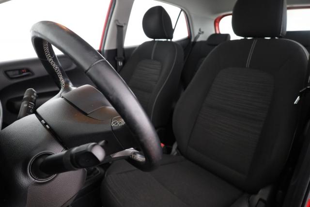 Kia Picanto image 8