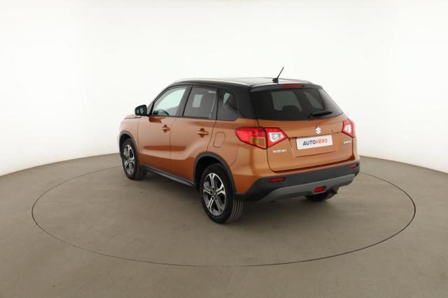 Suzuki Vitara image 9