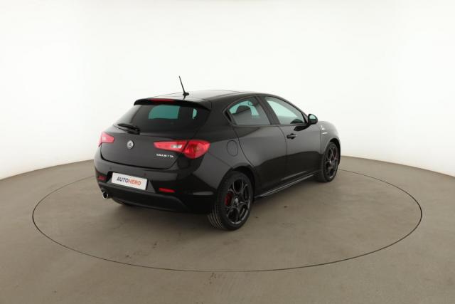 Alfa Romeo Giulietta image 9