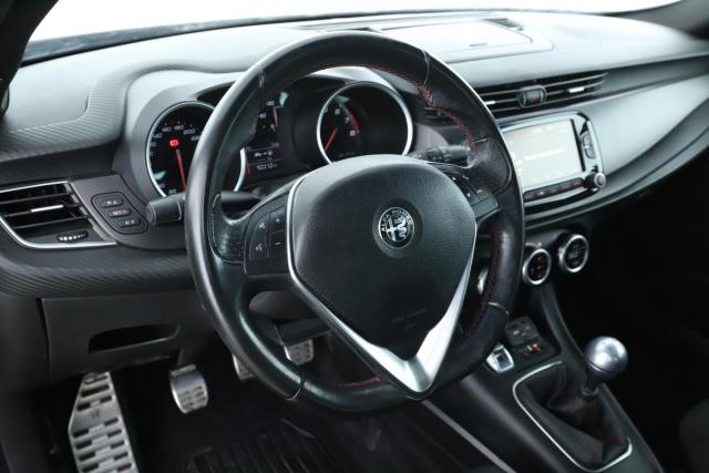 Alfa Romeo Giulietta image 4