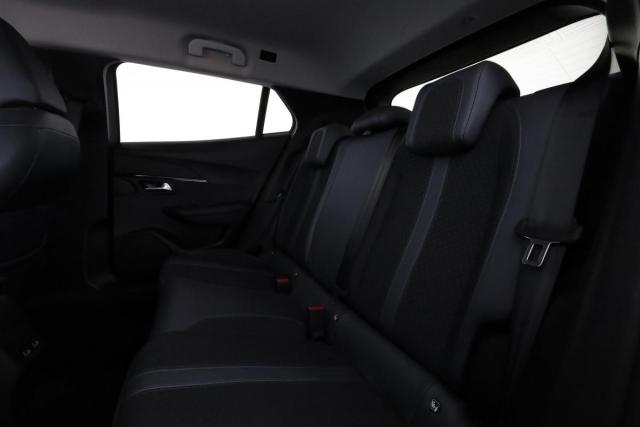 Peugeot 2008 image 3