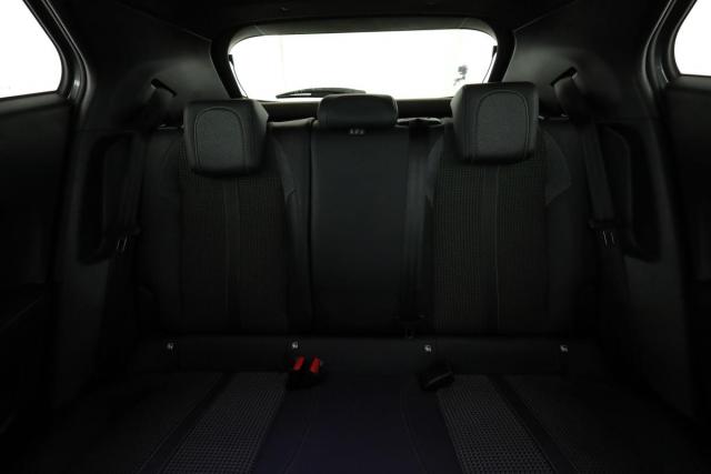Peugeot 2008 image 8