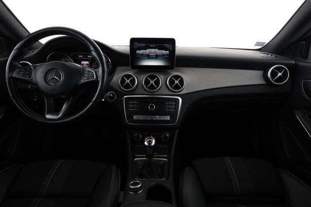Mercedes Benz Cla image 3
