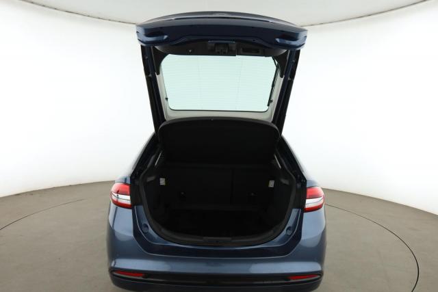 Ford Mondeo image 2