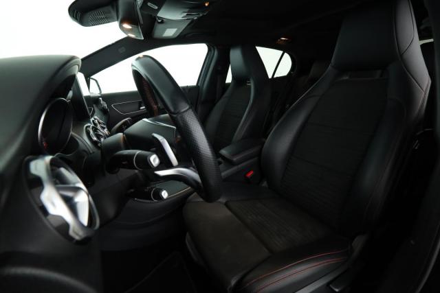 Mercedes Benz Gla image 2