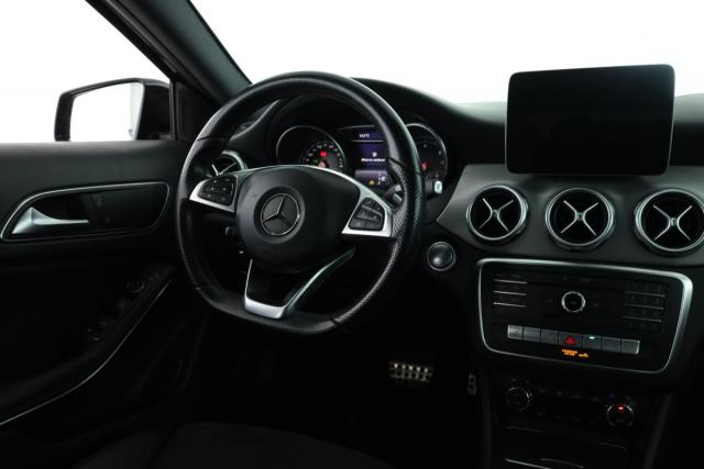Mercedes Benz Gla image 3