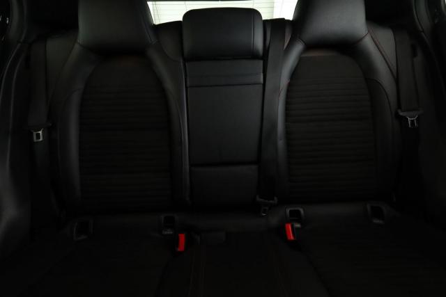 Mercedes Benz Gla image 1