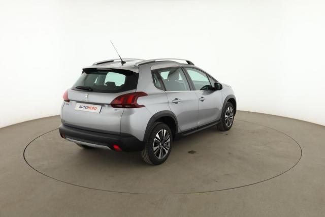 Peugeot 2008 image 8
