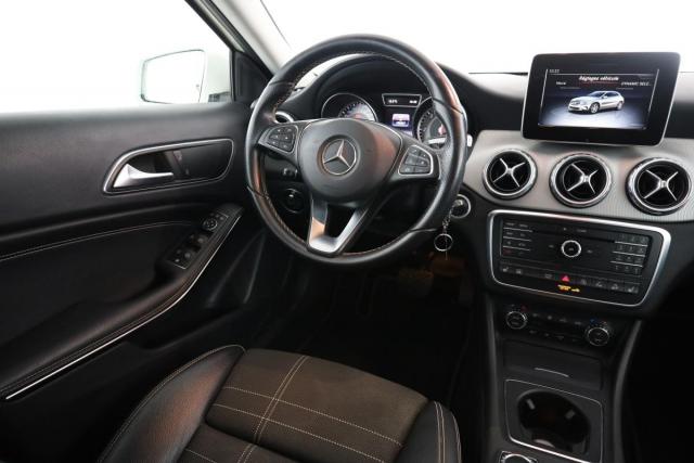 Mercedes Benz Gla image 1