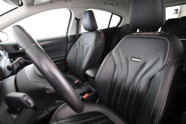 Ford Focus image 8