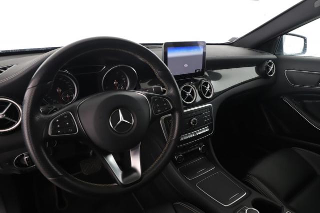 Mercedes Benz Gla image 3