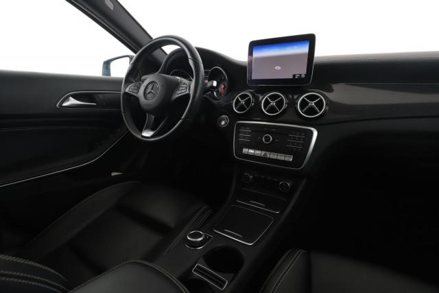 Mercedes Benz Gla image 9
