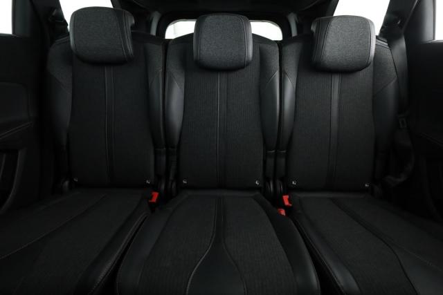 Peugeot 5008 image 2