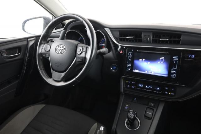 Toyota Auris image 6