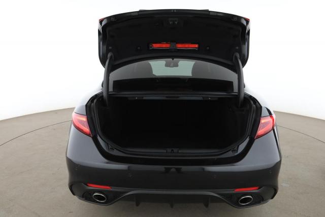 Alfa Romeo Giulia image 6