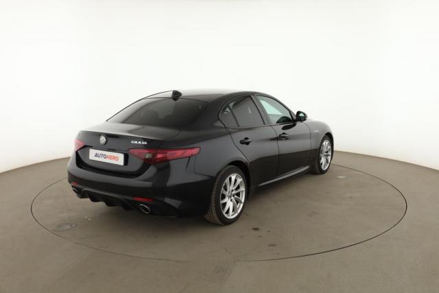 Alfa Romeo Giulia image 8