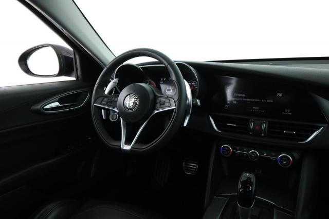 Alfa Romeo Giulia image 7