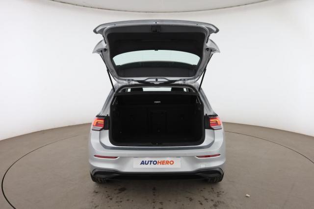 Volkswagen Golf image 8