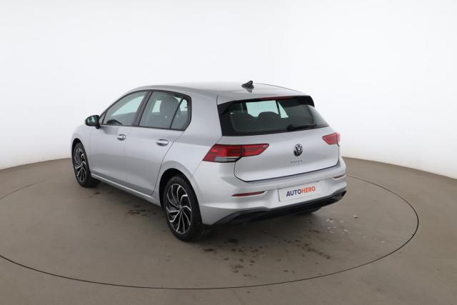 Volkswagen Golf image 9