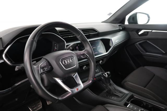 Audi Q3 image 8