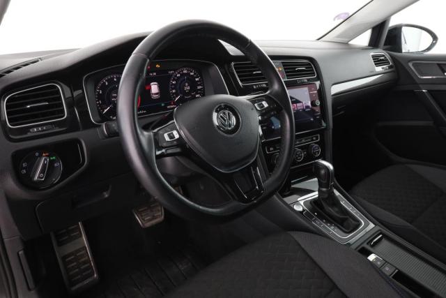Volkswagen Golf image 9