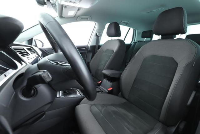 Volkswagen Golf image 4