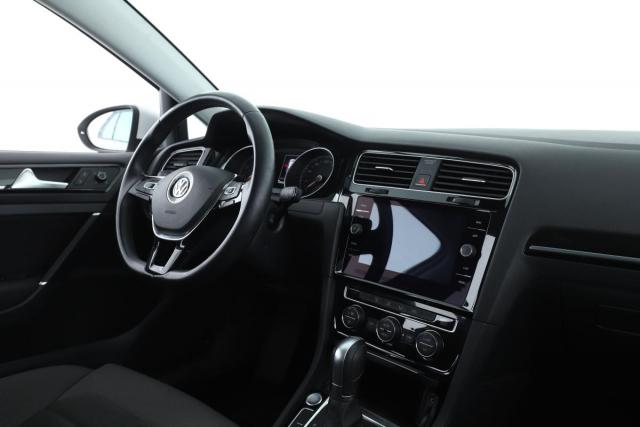 Volkswagen Golf image 8