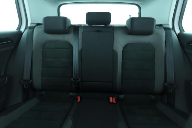 Volkswagen Golf image 2