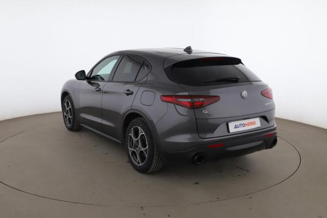 Alfa Romeo Stelvio image 9