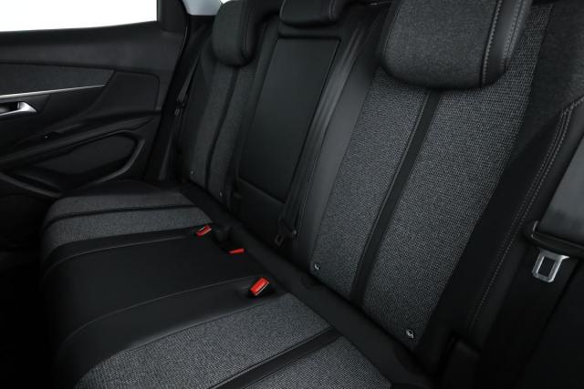 Peugeot 3008 image 2