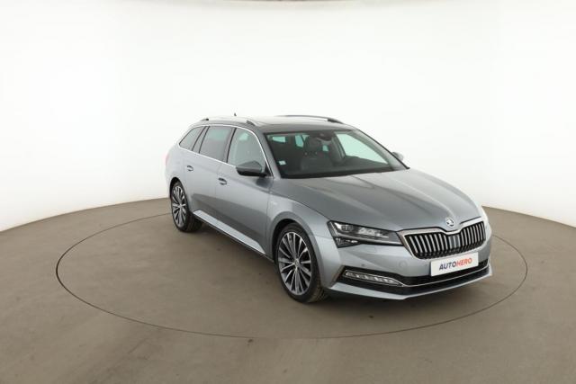 Skoda Superb Combi image 8