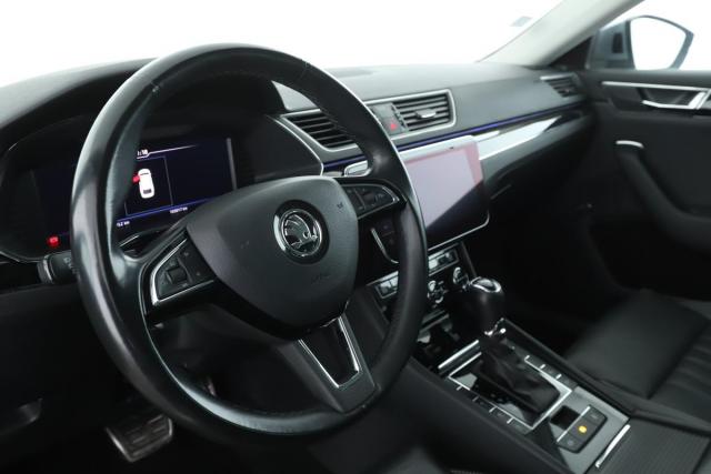 Skoda Superb Combi image 6