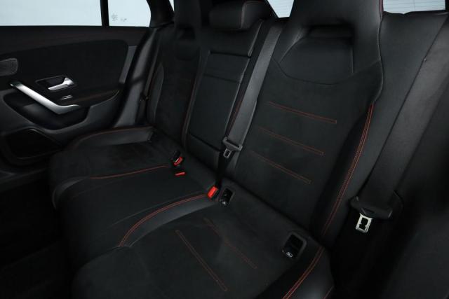 Mercedes Benz Cla Shooting Brake image 3