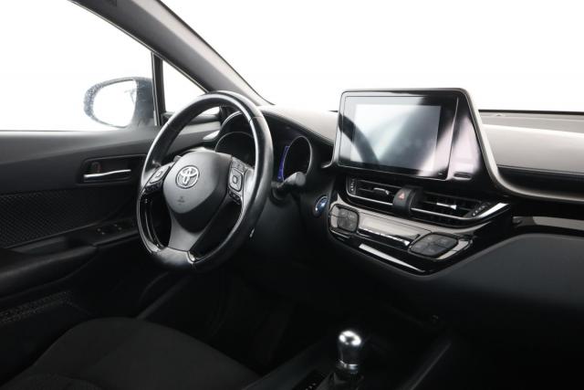 Toyota C-Hr image 2