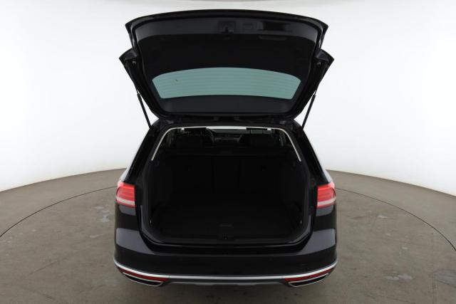 Volkswagen Passat image 5