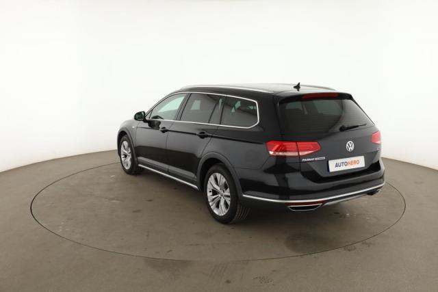 Volkswagen Passat image 4