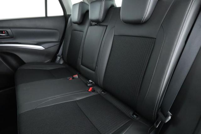 Suzuki S-Cross image 9