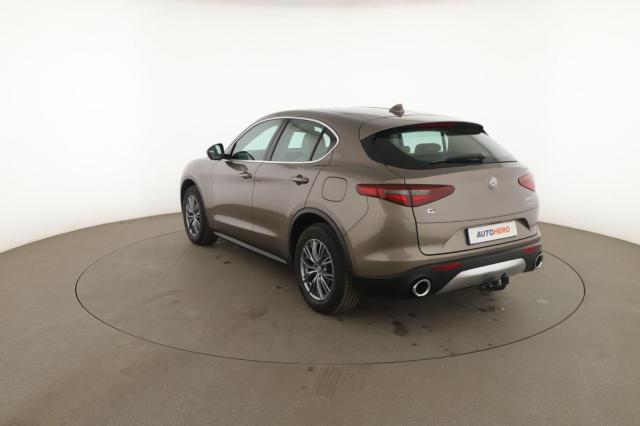 Alfa Romeo Stelvio image 7