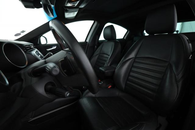 Alfa Romeo Giulietta image 8