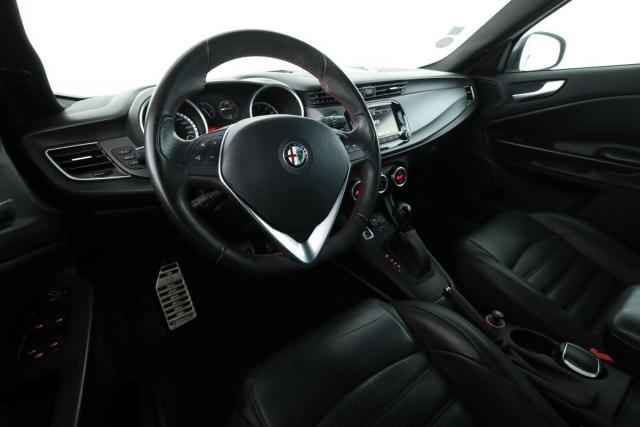 Alfa Romeo Giulietta image 5