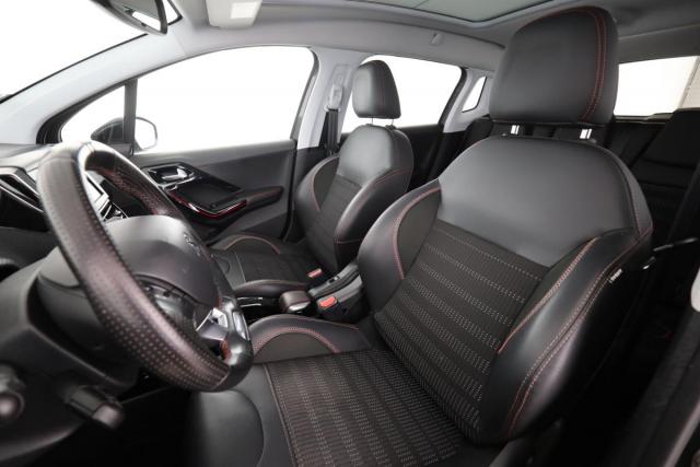 Peugeot 2008 image 6