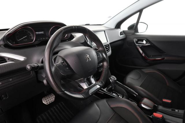 Peugeot 2008 image 8