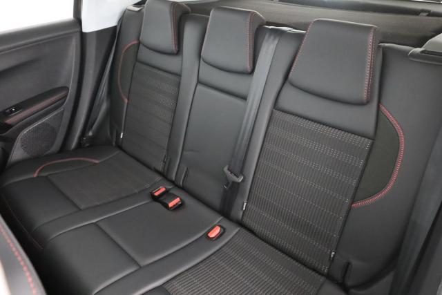 Peugeot 2008 image 1