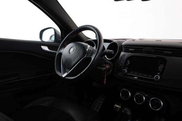 Alfa Romeo Giulietta image 9