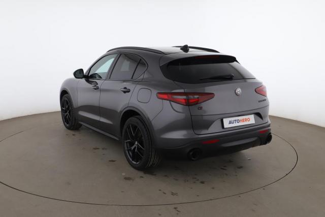 Alfa Romeo Stelvio image 8